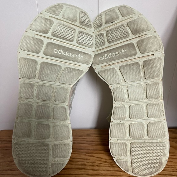 Adidas sneakers in mint green size 6US - Picture 3 of 7